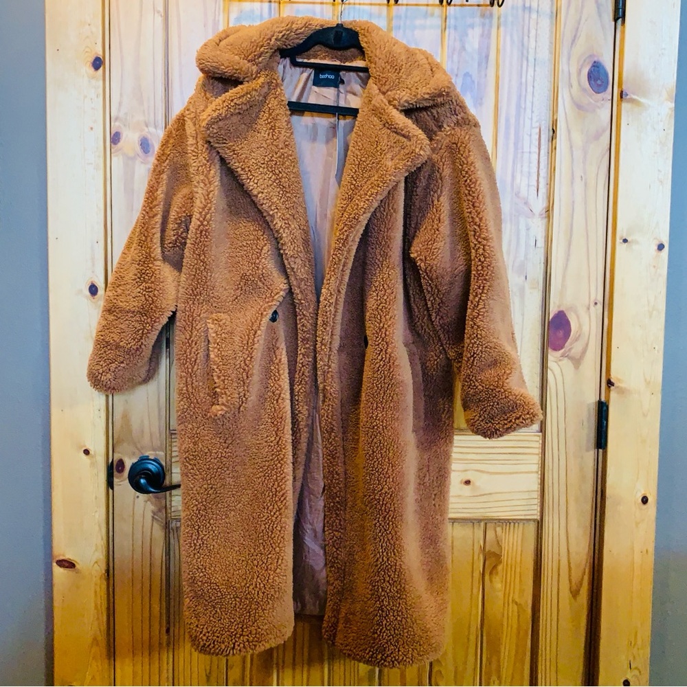 BOOHOO oversized Faux-Fur Teddy long coat (Brand new with Tags) size 6